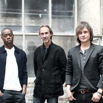 MIKE AND THE MECHANICS - EVERYBODY GETS A SECOND CHANCE