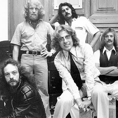 JETHRO TULL - LOCOMOTIVE BREATH