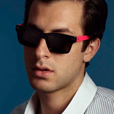 MARK RONSON UND MILEY CYRUS - NOTHING BREAKS LIKE A HEART