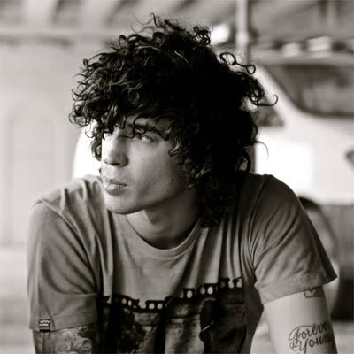 JULIAN PERRETTA - MIRACLE
