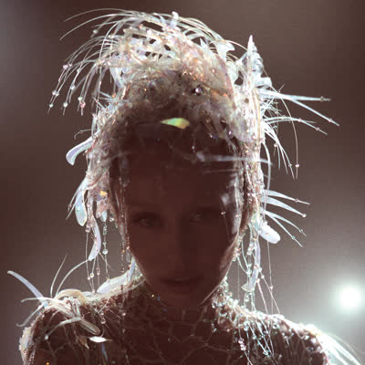 MILEY CYRUS - END OF THE WORLD